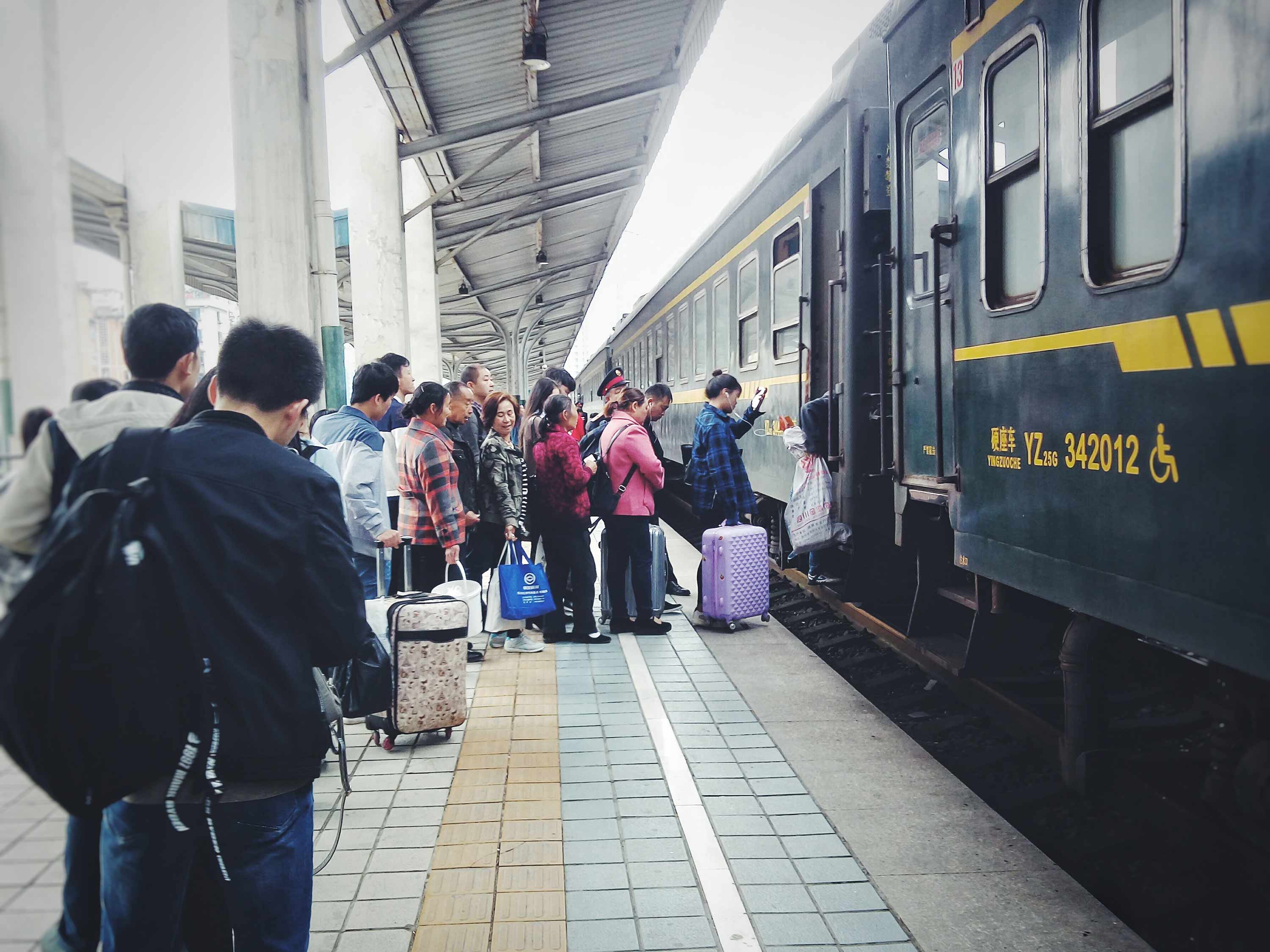 派勤硬件攜手智能機器人檢修鐵路,科技助力安全春運 派勤硬件攜手智能機器人檢修鐵路,科技助力安全春運