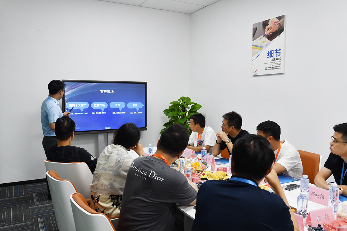 長江商學院EMBA精英團隊參訪派勤電子,共話創(chuàng)新發(fā)展! 長江商學院EMBA精英團隊參訪派勤電子,共話創(chuàng)新發(fā)展!